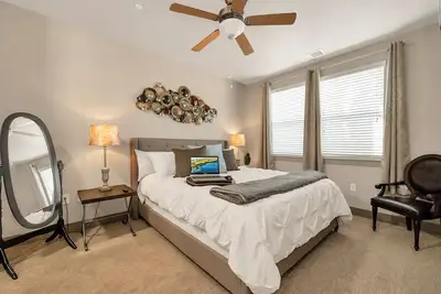 Image de Adventure Awaits, Come & Play! Luxurious Cal King!