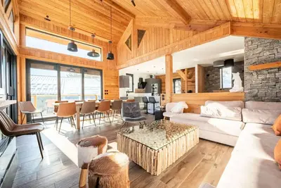 Chalet Lumière : magnifique chalet prestige, 16 personnes, lits faits à l'arrivée, proche de la télécabine, à Pra Loup