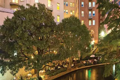 Image de 1 Bedroom Plus Condo in San Antonio, Riverside Suites! !