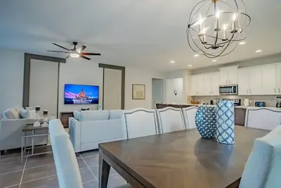 Image de Spacious 7br home in Kissimmee, perfect for family gatherings, sleeps 18.