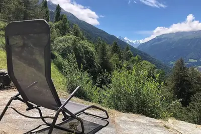 Image de Extérieur : Appartement dans un chalet pour 2 personnes avec balcon, terrasse avec mobilier de jardi