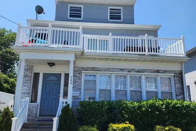 Image de 2 Blocks to beach and Boardwalk, 6 Bedrooms