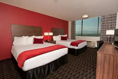 Image de Relax and Recharge! Pool, Restaurant, Free Parking, Near Mob Museum