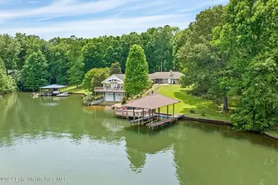 Image de Welcome to Samantha Place Retreat on beautiful Lake Martin! ! 6 Br/4Ba