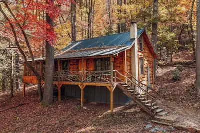Image de Buzzard Roost cabin at Cabin Fever in Nc!