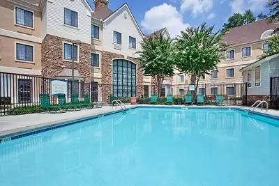 Image de Spacious Good-Value 2br Accommodation! Free Breakfast, Pet-friendly, Pool!