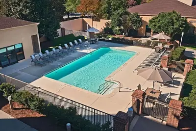 Image de Rare Find! 4 Pet-friendly Units, Free Shuttle to Raleigh-Durham Int'l Airport!