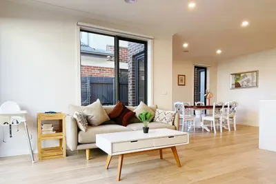 Image de Near Westfield Fountain Gate/train Station/super Cozy Bed/4b3b1c