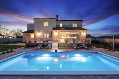 Image de Villa Camelie - moderna vila autohtonog stila u Istri