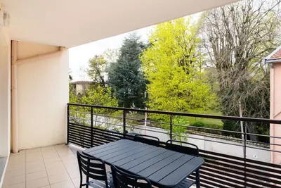 Image de T2 meublé avec parking tout compris coeur Tassin
