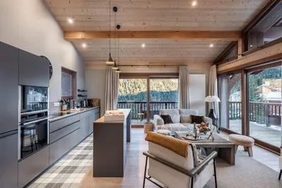 Image de Chalet Mitoyen de Luxe, 4 Chambres en Suite, Proche Centre et Remontées, Parking, Animaux Acceptés