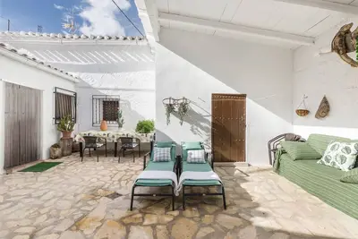 Image de Maison de vacances\"Casa Rural Atalaya-Coy\"avec vue sur les montagnes, terrasse privée et jardin privé