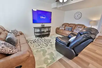 Image de 232 - Bear Lake Escapes! Brand New Construction with Bunk Room!