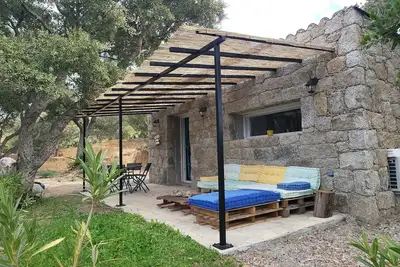 Image de Bergerie et Chalets avec jacuzzi & piscines.