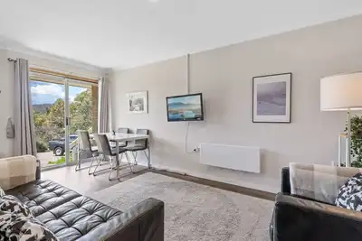 Image de Tronton 2 - Lovely 2br Apartment l Close to the Lake l Renovated Bathroom