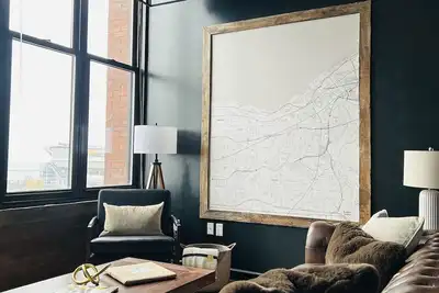 Image de The Gridiron - industrial chic 2b/2b warehouse condo Downtown