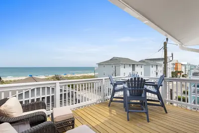 Image de SeaEsta - Sands Ii J3 | Incredible Beach Views + Community Pool!