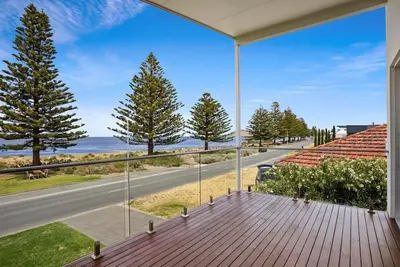 Image de 4a Franklin Pde Encounter Bay - Linen & Wi-Fi
