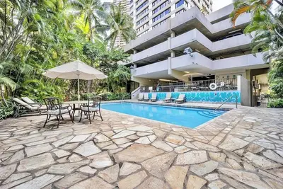 Image de Centrally Located 2 Bdrm 2 bath Condo w/City, Diamond Head & Ocean Views
