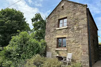 Image de Old Post Office Barn, with a garden in Leek