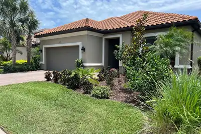 Image de Luxury Unfurnished House For Rent Located In Popular Bellacina Community!