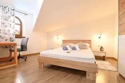 Image de Cozy Retro Apartment With sea View Near the sea