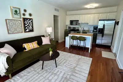 Image de Newly Renovated Water Front in Historic Cocoa Village with Pool!