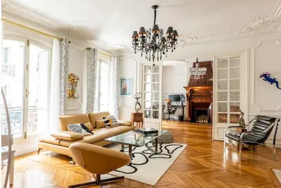 Image de 3 Bedroom Apartment in the 8th Arrondissement