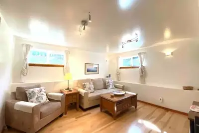 Image de The Spacious Garden Suite perfect for medical professionals/Vancouver visitors.