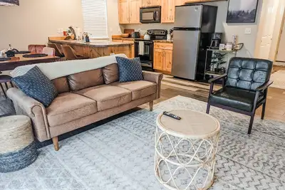 Image de Downtown Getaway close to Corvallis