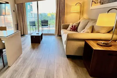 Image de Premium Universal Studios King Bed Resort Suite, Pool, Gym, Free Parking 507s
