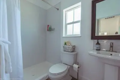 Image de Two Bedroom Farmhouse Cottage No. 2\n