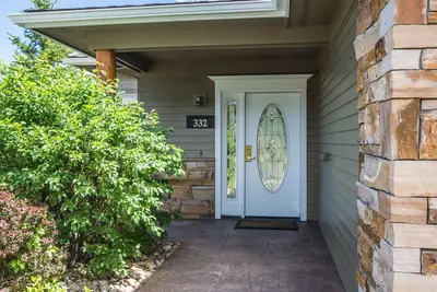 Image de Luxurious condo with wood floors, private hot tub, and gorgeous views!