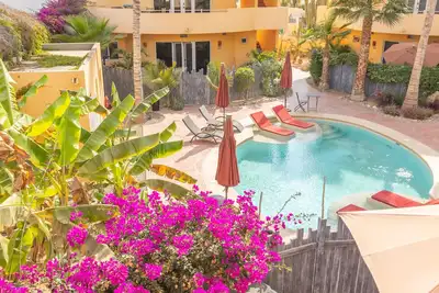 Image de Elegant and beautiful 2nd floor condo, just 300 steps from Cerritos Beach