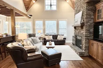 Image de Hidden Gem Lakeside Retreat w/Private Dock & Slip