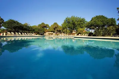 Image de Greenside Oasis: 4br Golf + Waterfront Villa