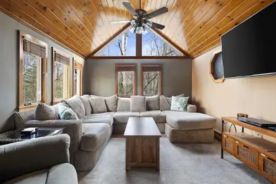 Image de Chimney Hill Retreat w/ Amenity Center & Fireplace