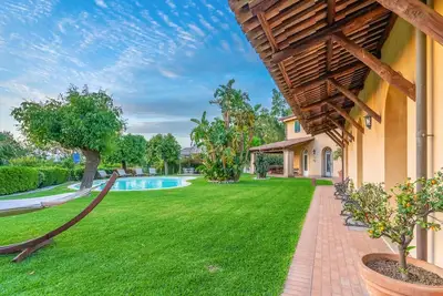 Image de Superbe maison à Polistena avec sauna
