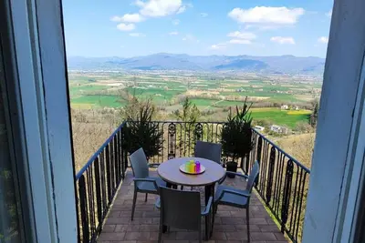Artists' House - Historic home with panoramic terrace.