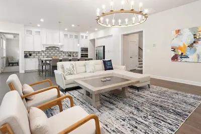 Image de Modern home with amenities and water access! Your Best Family Vacation Ever!