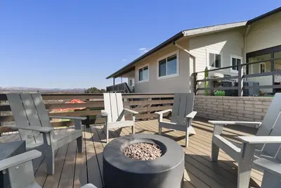 Image de Sunshine's Hilltop Lookout