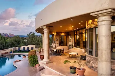 Image de 2024 Vrbo Property of the Year: Palatial Paradise w/ Infinity Pool & Breathtaking Views of Red Rock