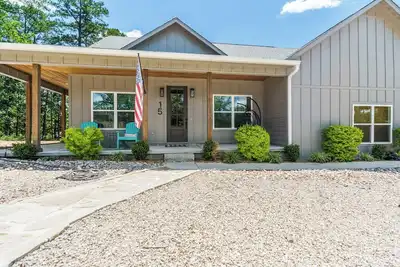 Image de New Build - 2023, Peaceful, Wooded Retreat