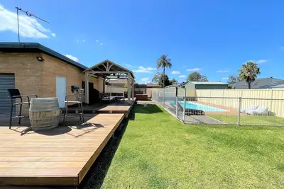 Image de Champagne by the Pool - Gateway to the Hunter Valley