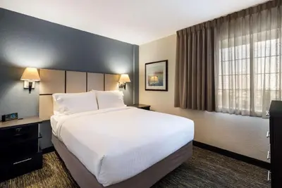 Image de Indulge in Home-Like Comfort! Close to McDaniel Farm Park, Pets are Allowed