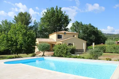 Image de Maison de vacances confortable avec piscine