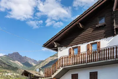 Image de Maison de vacances 'Lo Sondzo' avec vue sur les montagnes, terrasse partagée et Wi-Fi
