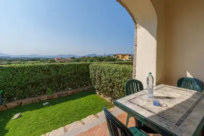 Image de Appartement 'Casa Vacanze Ananas' avec terrasse privée, jardin privé et climatisation