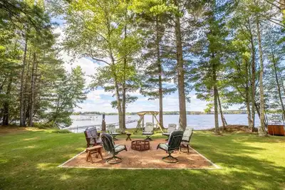 Image de Round Lake Retreat | 2 Bed, 1 Bath