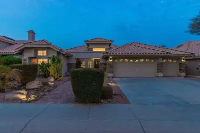 Luxury Vacation Home with Pool & Golf Course Views – Ahwatukee Foothills